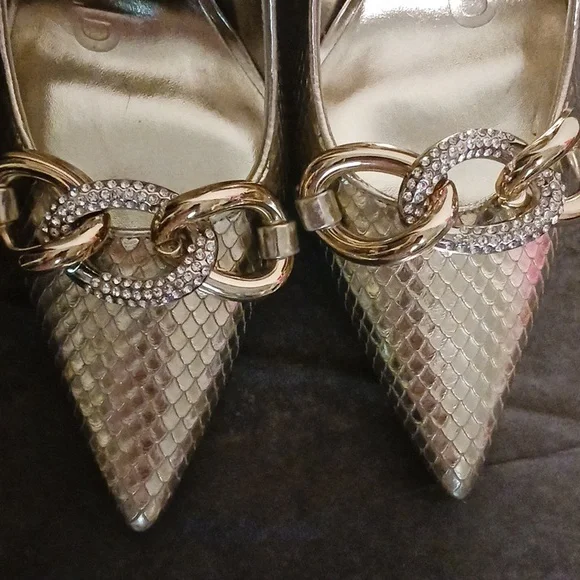 Karl Lagerfeld 6.5 Gold Heels - Picture 5 of 9